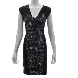 BCBGMAXAZRIA HATTIE BLACK/COMB SIZE M cap sleeve V Neck Shift Cocktail Dress.